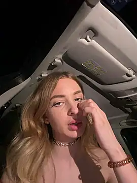 EvieEvans' Live XXX Chat