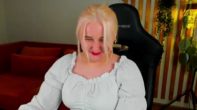 Chat XXX en directo de LioraArdyn