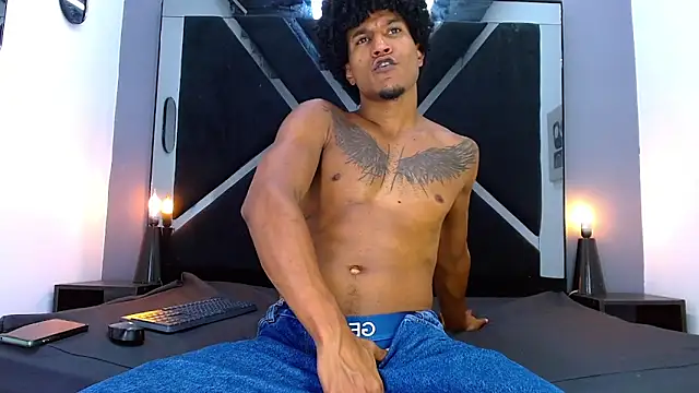 Show modela Dilan_Hall na web-kameri