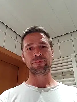 janosch319 网络视讯表演