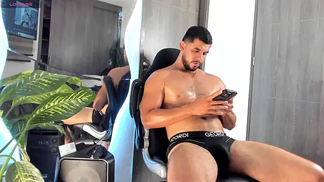 Dimitri_Bass' Live XXX Chat