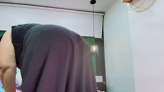 girl_amada Adlı Modelin Canlı XXX Sohbeti