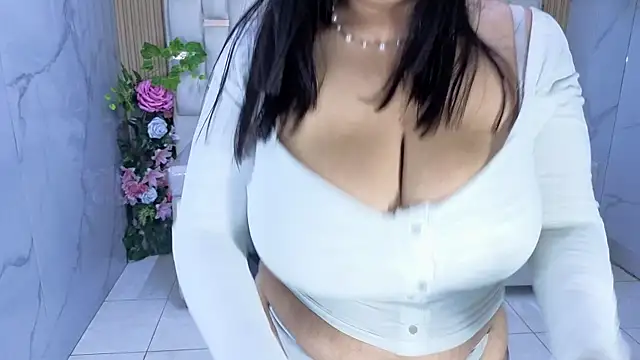 Chat +18 de Isaa_s ao vivo