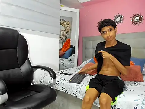 Xavier-Foxn Live XXX chat