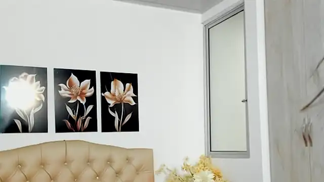 pinky_f00x – Naživo XXX chat