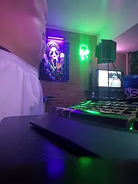 Chat XXX ao vivo de chronic_vibez