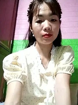 AmyLinee01 即時 XXX 聊天
