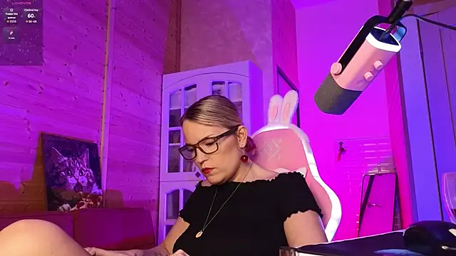 Lady_Shine's Webcam Show