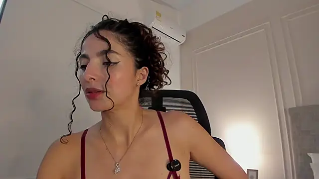Chat +18 de Angel-bells ao vivo