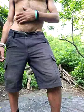 GuyInNY Show in webcam