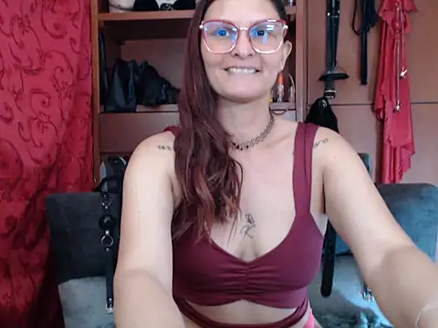 sachaclinford Adlı Modelin Canlı XXX Sohbeti