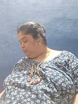 XXX chat uživo modela tamilthanushri