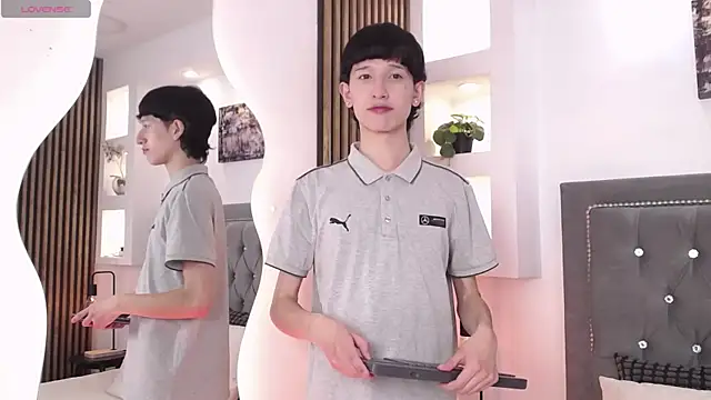 Emo_Boy_ 现场XXX聊天