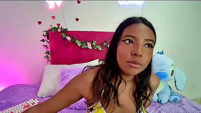 Phòng Chat Trực Tiếp Ellie_Cute7