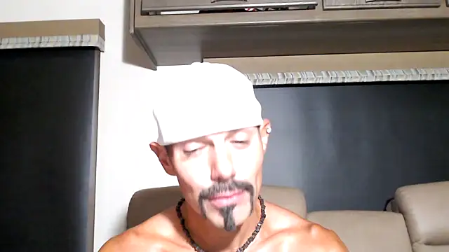 ThickD2C live XXX chat