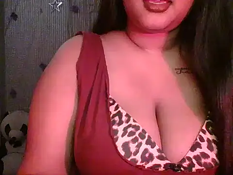 Chat XXX en directo de kiara-11