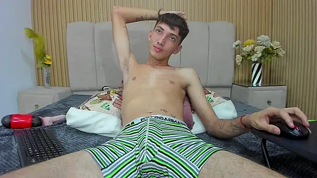 MichaelVasquex Show in webcam