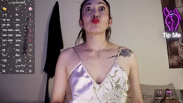siren_indira_'s Live XXX Chat