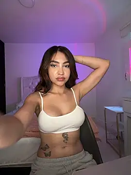 Emily_Rous01 Show in webcam