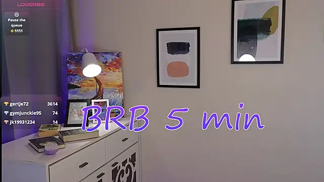 Онлайн чат XXX Umia_Bordered