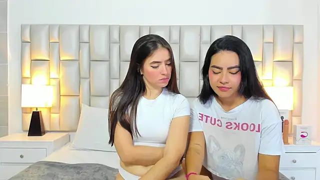 Chat +18 de paola_katy_dicks ao vivo