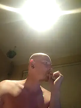 piercingpik Chat XXX in diretta