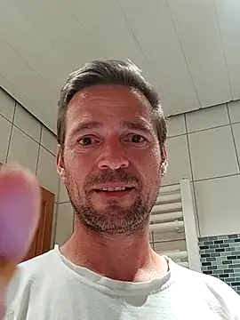 janosch319 live XXX chat