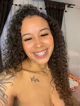 MarieLeon Chat XXX in diretta