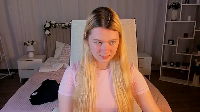 CelestineMauriac's Live XXX Chat