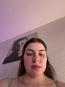 EllyNora Chat XXX in diretta
