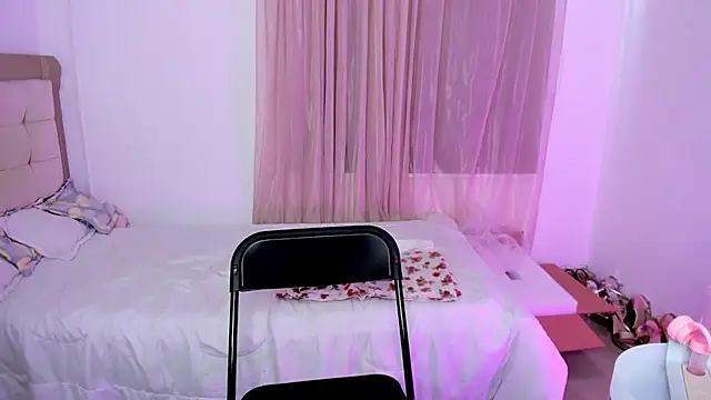 vale_kross Adlı Modelin Canlı Sohbet Odası