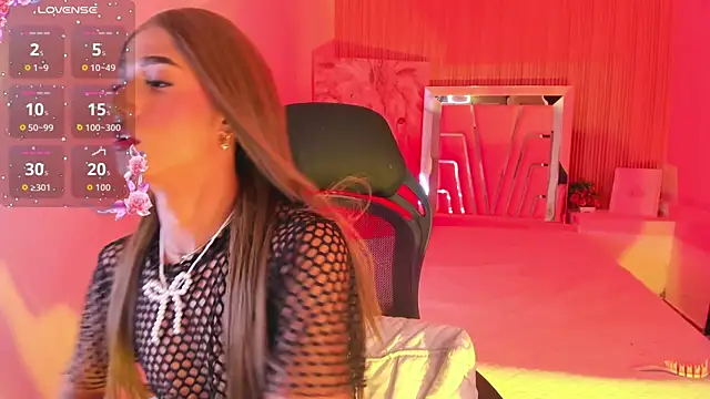 SelenaRogers Show in webcam