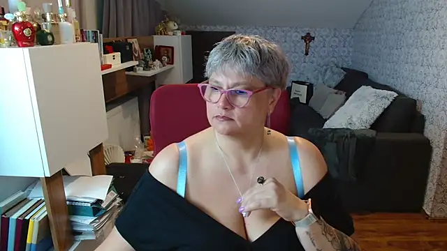 Онлайн чат XXX bigtits4you