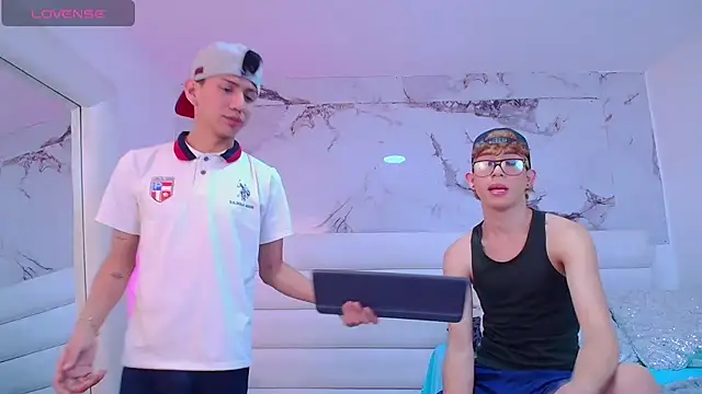 Marcus_and_Tony Adlı Modelin Web Kamerası Şovu
