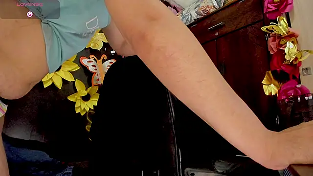 DirtyKhloy live XXX chat