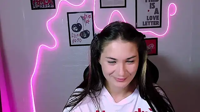 Chat +18 de AlisaFrost ao vivo