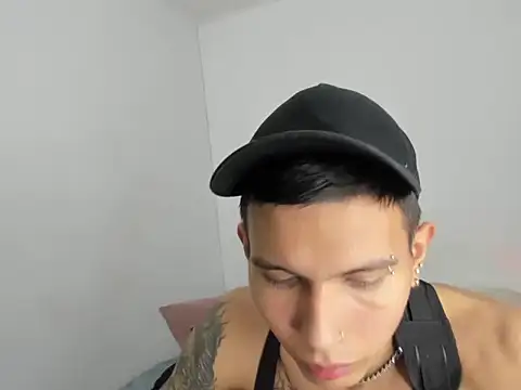 skoook_gray_ Show Webcam