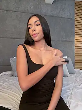 EllaSanz_ Chat XXX in diretta