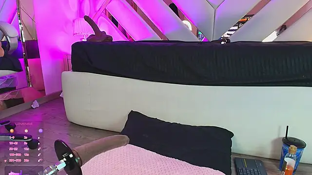 michelle_cutee_'s Live XXX Chat
