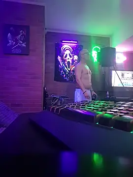 chronic_vibez Pertunjukan Webcam
