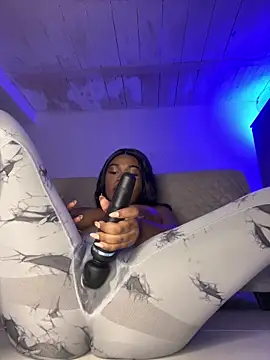 Scarlett_811 Adlı Modelin Canlı XXX Sohbeti