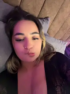 Show modela Antonella_Julieta na web-kameri