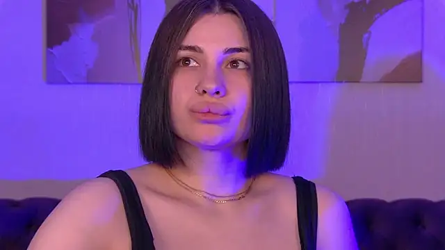 AdrianaToress' Live XXX Chat