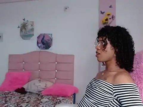shanny_hilll Show in webcam