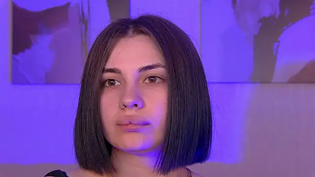 AdrianaToress élő XXX-chatje