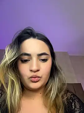 Antonella_Julieta 웹캠 쇼