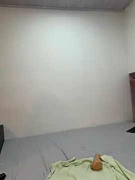candy-xxx's Live Chat Room