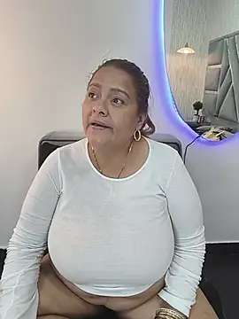 XXX chat uživo modela MonzerratBoyer
