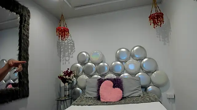 แชท XXX สดของ Amarantha_rosse