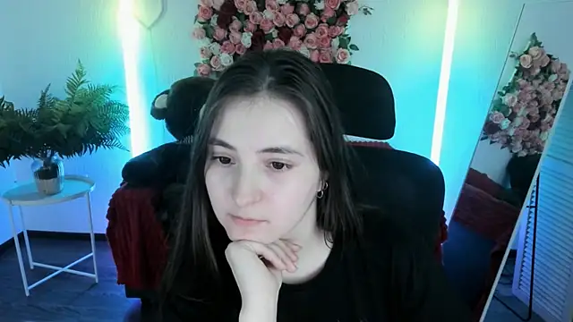 VirtuallVoyant's Live XXX Chat
